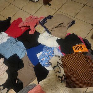 Woman clothes size small- medium 25 pieces